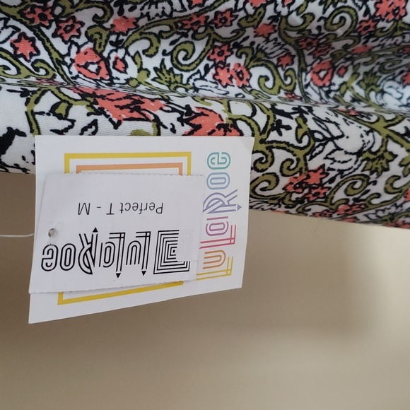 LulaRoe Perfect T - Picture 5 of 5
